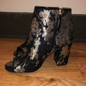 Nine West Haywood Bootie - Size 6